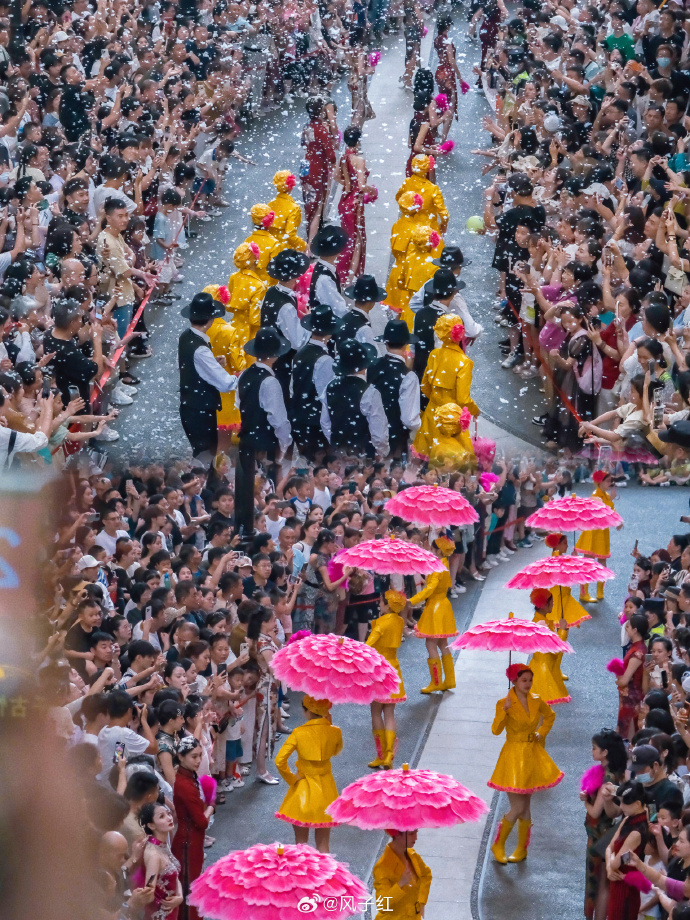 上海藝術(shù)盛宴震撼韓國(guó)游客，文化交融的藝術(shù)盛宴