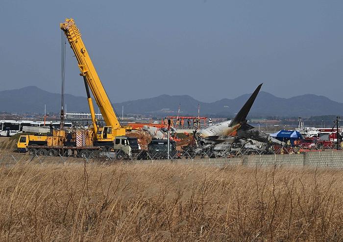 韓國(guó)某機(jī)場(chǎng)客機(jī)起火事故深度分析與反思