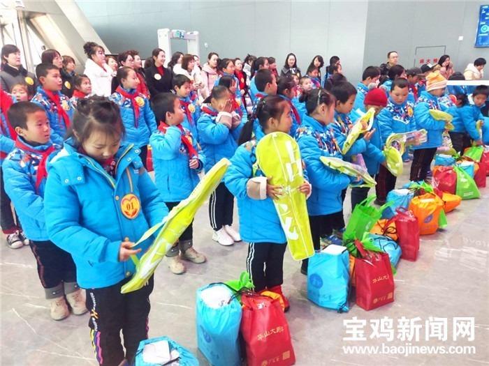 水下機器人揭示深海火山活動與地球深處奧秘的探秘之旅