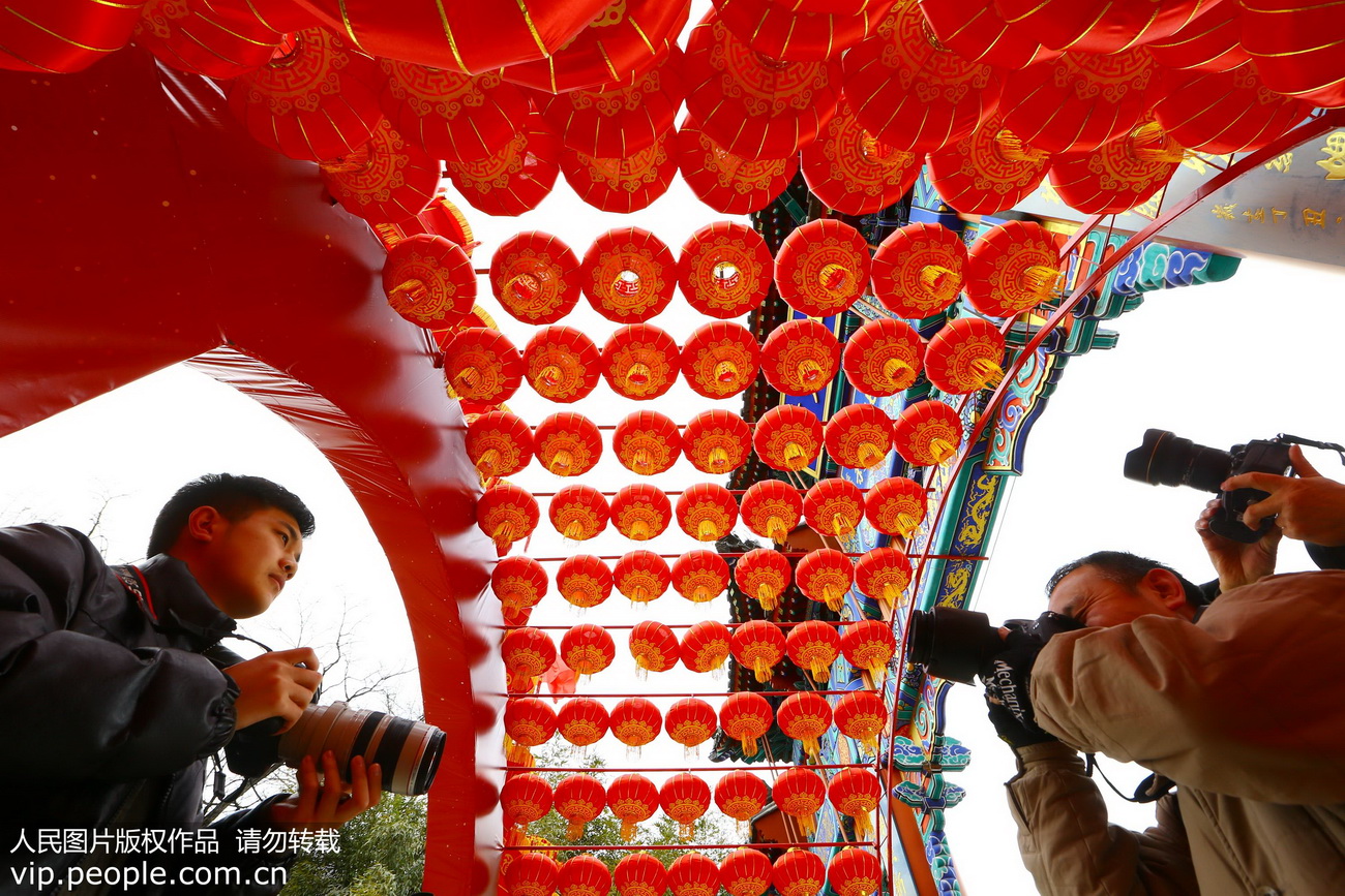 中國新年喜慶氛圍濃厚，各地喜氣洋洋迎新春