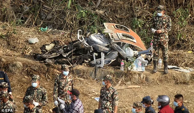 韓國空難乘客遺物滿載卡車，回憶與哀思交織的悲痛瞬間