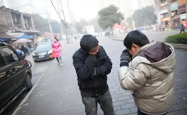 跨年之夜意外，男子攜妻共度新年，卻遭遇妻子失蹤的驚魂時(shí)刻