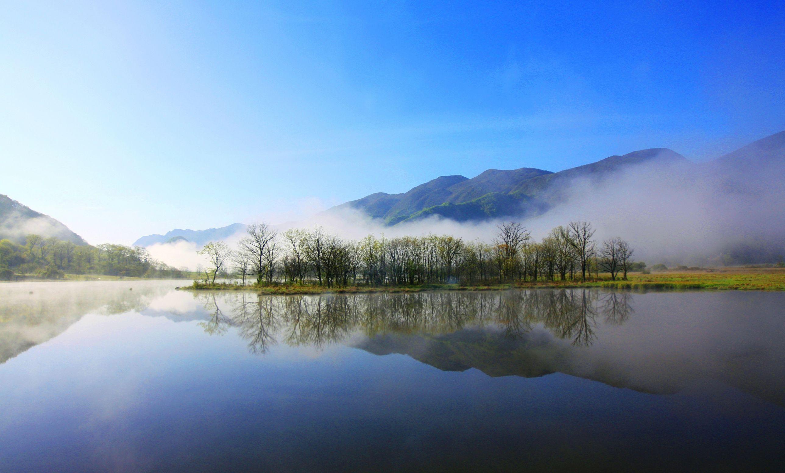 湖北神農(nóng)架冬季滑雪場(chǎng)，雪上人間旅游熱潮涌動(dòng)