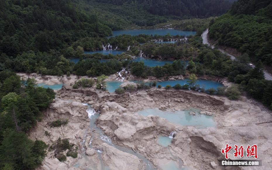 四川九寨溝地震受損景點恢復(fù)開放，自然之美的重生