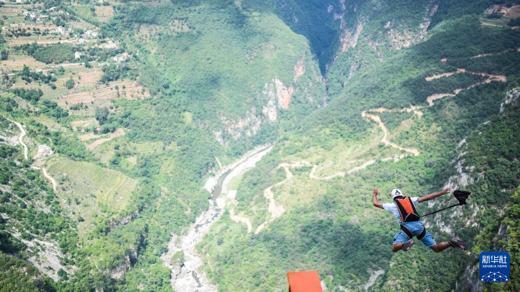 國際極限運動，探索自然邊界的魅力與挑戰(zhàn)與年輕人的冒險之旅