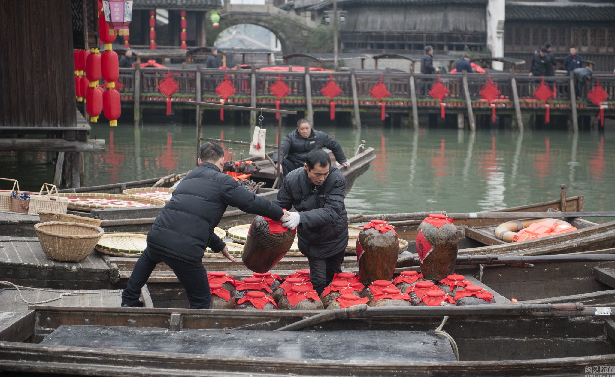 浙江湖州南潯古鎮(zhèn)推水上年夜飯活動(dòng)，傳統(tǒng)與創(chuàng)新融合之旅的獨(dú)家體驗(yàn)