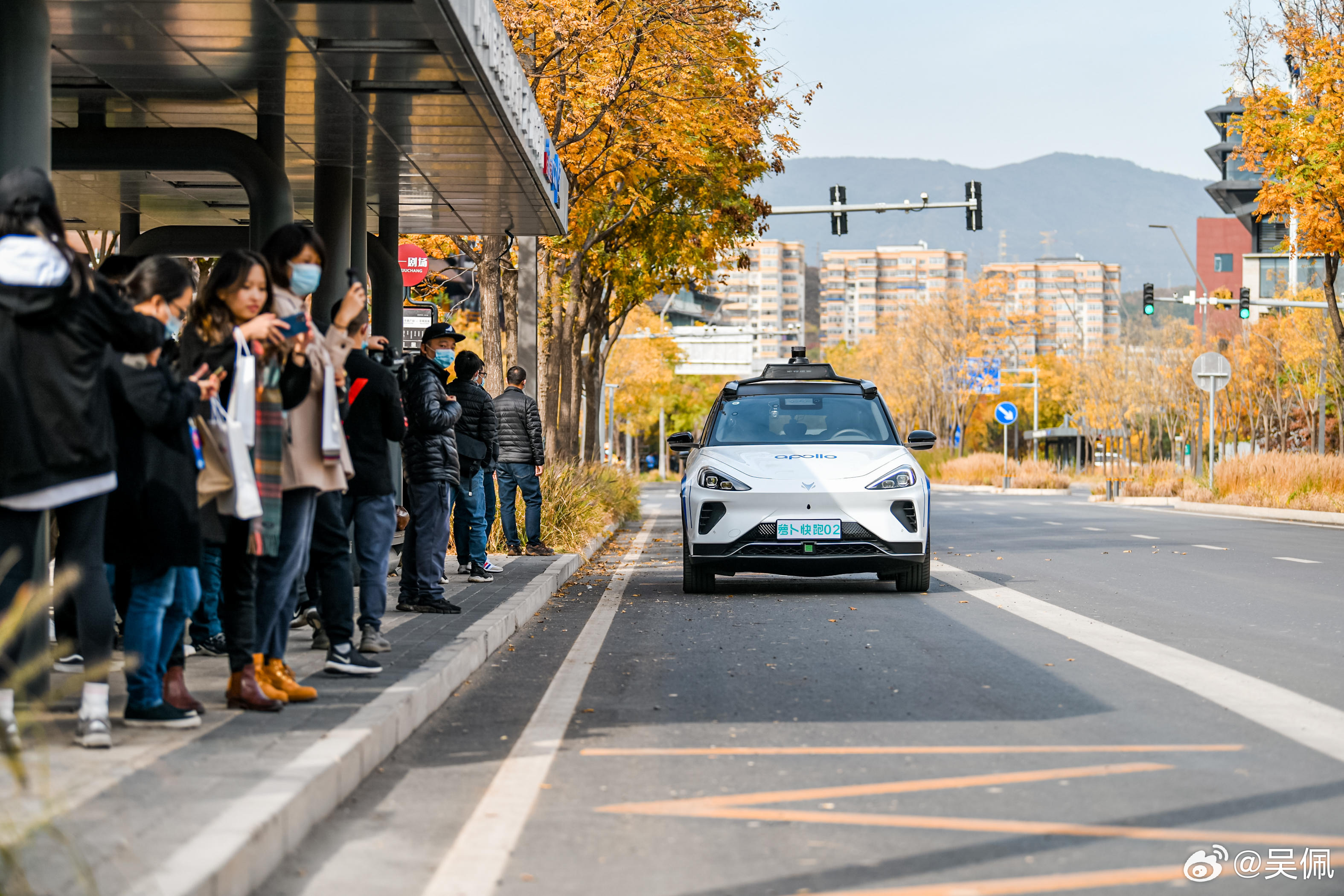 無人駕駛電動車成為城市出行新寵，主流選擇趨勢揭秘