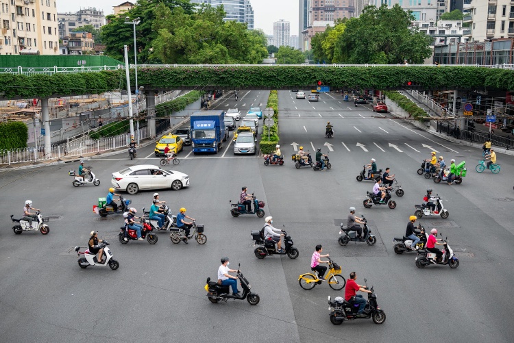 女子電動(dòng)自行車罰款爭(zhēng)議，公民權(quán)利與公共秩序的博弈之路