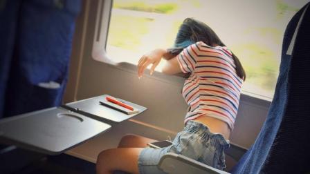 女子伸腿阻高鐵背后的深層原因與社會反思分析